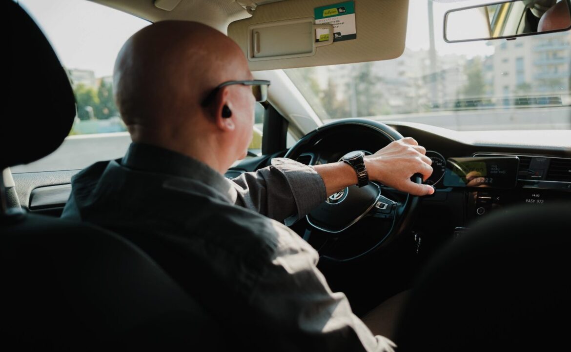 nuevas-tarifas-para-plataformas-de-transporte Las plataformas de transporte como Uber y DiDi que operan en Quintana Roo deberán enfrentar nuevas tarifas de trámites y permisos.