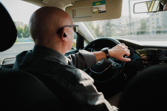 Las plataformas de transporte como Uber y DiDi que operan en Quintana Roo deberán enfrentar nuevas tarifas de trámites y permisos.