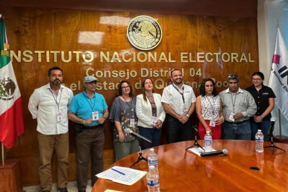 La entrega fue realizada por el vocal ejecutivo de la 04 Junta Distrital del INE, Fernando Montañez Silva, tras la aprobación.